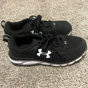 Under Armour Sneakers women’s 8.5 NEVER WORN